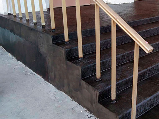Облицовка лестницы крыльца школы в Капотне