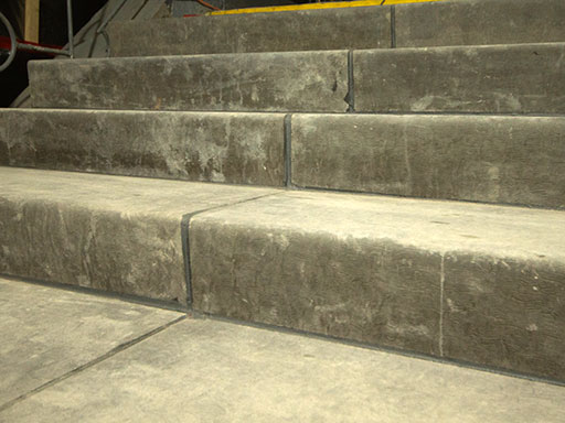 Зимний монтаж облицовки бетонной лестницы. Затирка