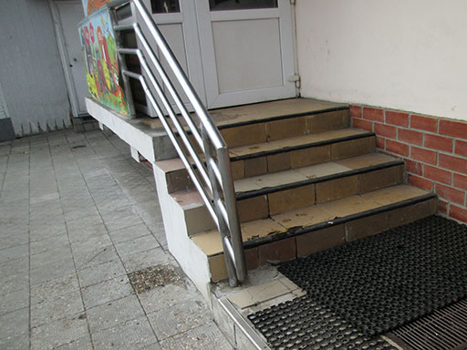 Лестница на крыльцо магазина до облицовки по технологии C3