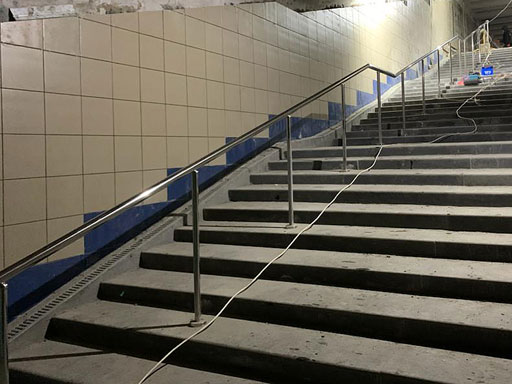 Облицовка ступеней лестниц подземных переходов на Симферопольском шоссе