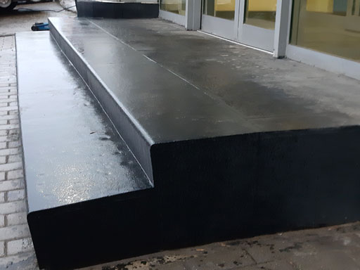 C3 облицовка бетонной лестницы в ТЦ 