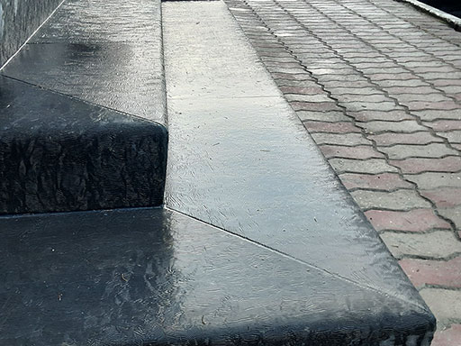 Облицовка бетонного крыльца ВТБ банка в Твери на Свободном переулке, 9