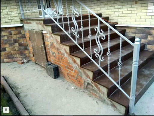 Облицовка лестницы бетонного крыльца коттеджа